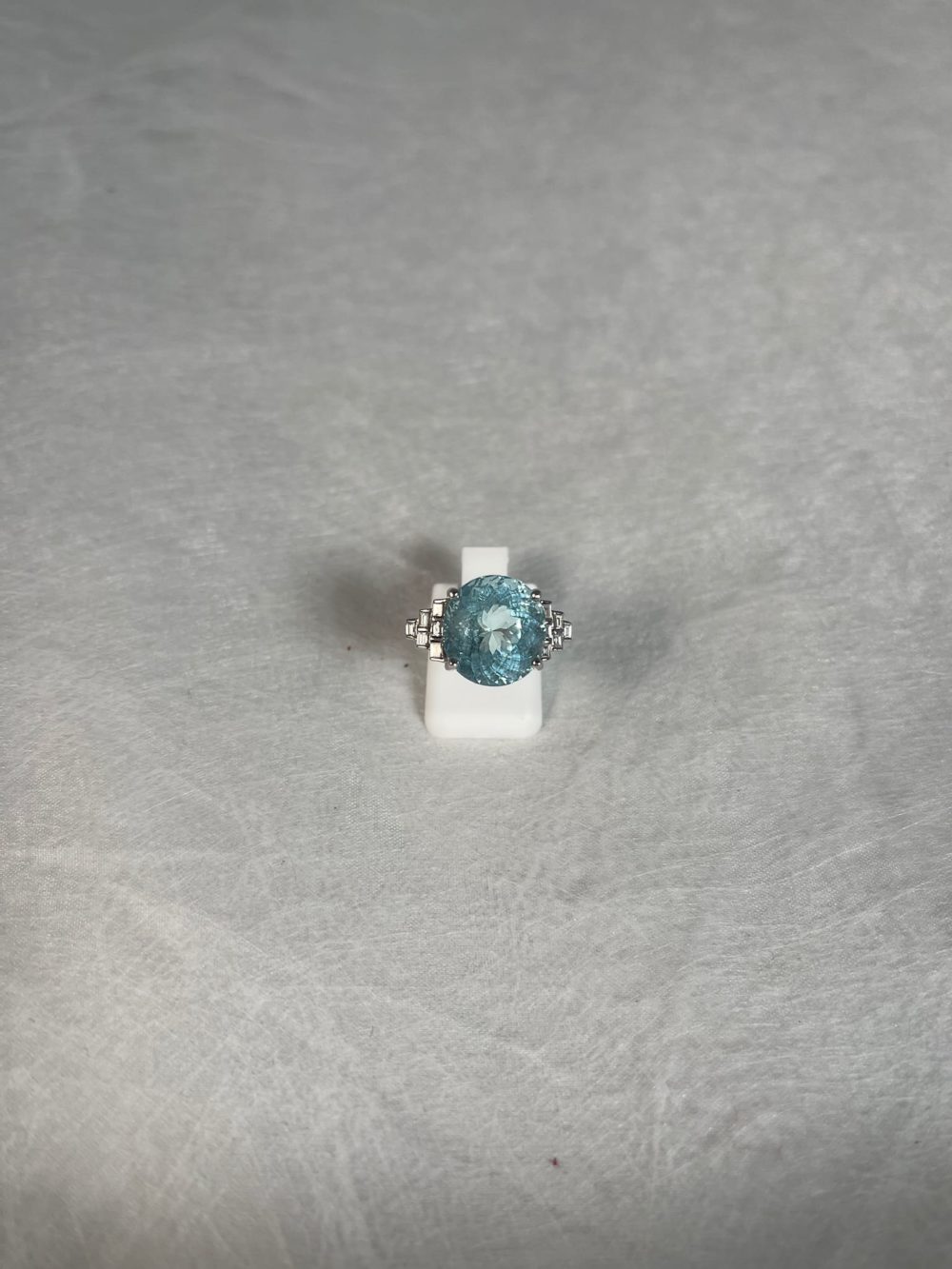 bague or gris aigue marine